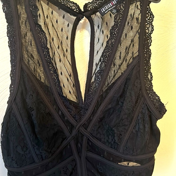 Women Top - Picture 2 of 5